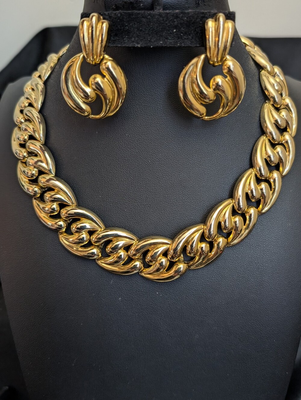 #69. Vintage 80s Gold Necklace & Earrings